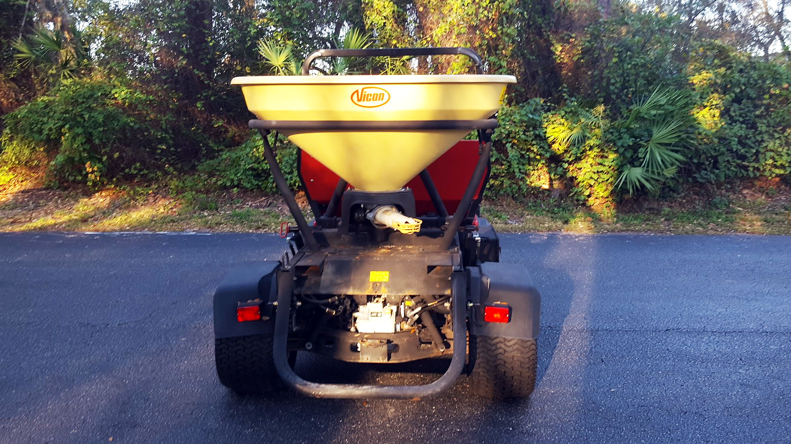 Used Toro Workman HDX w/Vicon 60002687